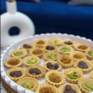 تارت بثلاث نكهات لوتس / شوكولاته / بستاشيو